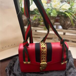 Gucci Red and Black Shoulder Bag with Gold Hardware